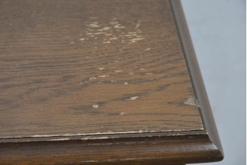 中古　横浜クラシック家具 ダニエル(Daniel)　希少カラー!　オーク材　装飾が美しいクラシカルなライティングビューロー　定価約55万円　(R-087805)