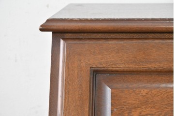 中古　横浜クラシック家具 ダニエル(Daniel)　希少カラー!　オーク材　装飾が美しいクラシカルなライティングビューロー　定価約55万円　(R-087805)