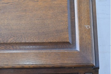 中古　横浜クラシック家具 ダニエル(Daniel)　希少カラー!　オーク材　装飾が美しいクラシカルなライティングビューロー　定価約55万円　(R-087805)