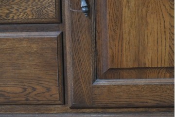 中古　横浜クラシック家具 ダニエル(Daniel)　希少カラー!　オーク材　装飾が美しいクラシカルなライティングビューロー　定価約55万円　(R-087805)