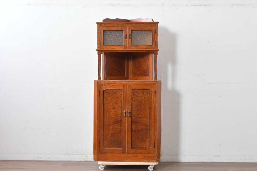 和製アンティーク　上手物!　高級品　欅(ケヤキ)材　上質な杢目が目を引く古い洋館のコーナーキャビネット　(R-087806)