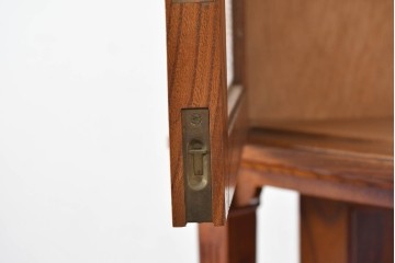 和製アンティーク　上手物!　高級品　欅(ケヤキ)材　上質な杢目が目を引く古い洋館のコーナーキャビネット　(R-087806)