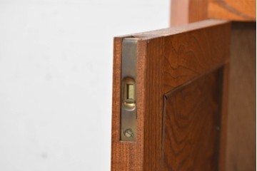 和製アンティーク　上手物!　高級品　欅(ケヤキ)材　上質な杢目が目を引く古い洋館のコーナーキャビネット　(R-087806)