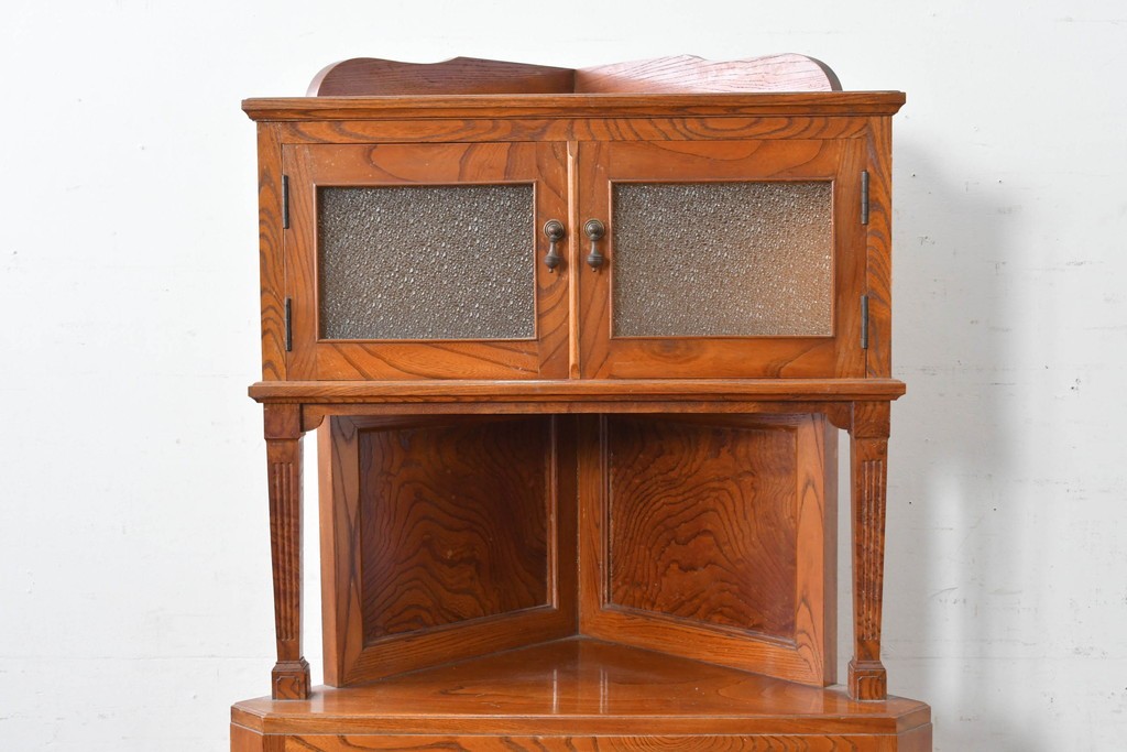 和製アンティーク　上手物!　高級品　欅(ケヤキ)材　上質な杢目が目を引く古い洋館のコーナーキャビネット　(R-087806)