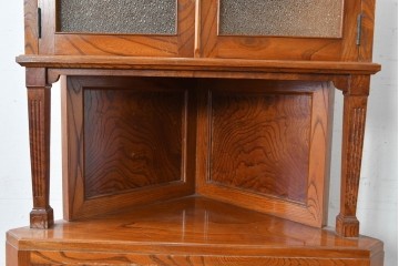 和製アンティーク　上手物!　高級品　欅(ケヤキ)材　上質な杢目が目を引く古い洋館のコーナーキャビネット　(R-087806)