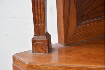 和製アンティーク　上手物!　高級品　欅(ケヤキ)材　上質な杢目が目を引く古い洋館のコーナーキャビネット　(R-087806)