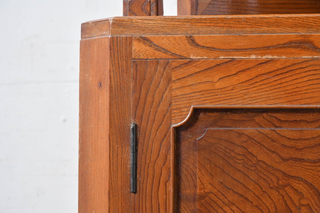 和製アンティーク　上手物!　高級品　欅(ケヤキ)材　上質な杢目が目を引く古い洋館のコーナーキャビネット　(R-087806)