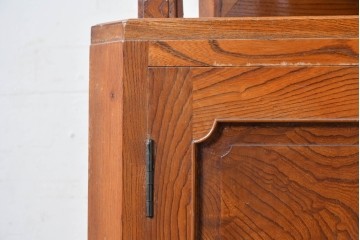 和製アンティーク　上手物!　高級品　欅(ケヤキ)材　上質な杢目が目を引く古い洋館のコーナーキャビネット　(R-087806)