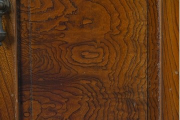 和製アンティーク　上手物!　高級品　欅(ケヤキ)材　上質な杢目が目を引く古い洋館のコーナーキャビネット　(R-087806)