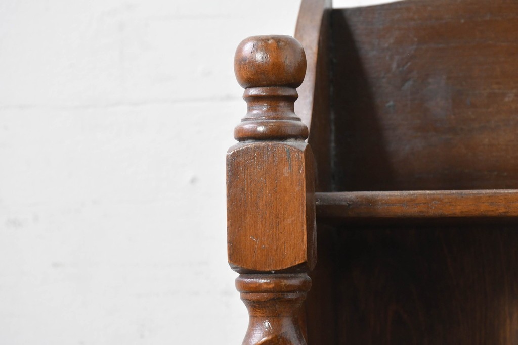 イギリスアンティーク　希少デザイン!　ツイスト支柱が印象的なブックシェルフ　(R-087809)