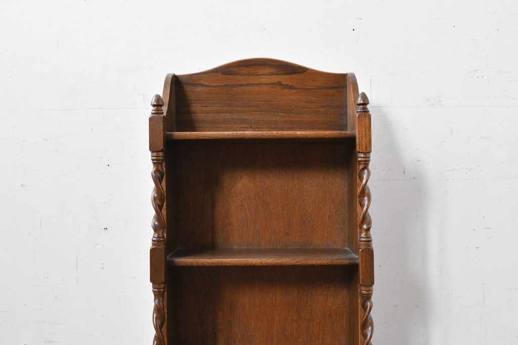 イギリスアンティーク　希少デザイン!　ツイスト支柱が印象的なブックシェルフ　(R-087810)