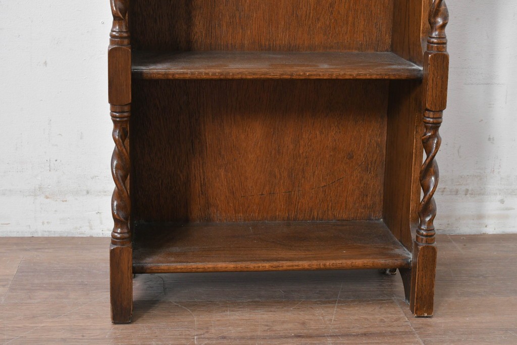 イギリスアンティーク　希少デザイン!　ツイスト支柱が印象的なブックシェルフ　(R-087810)