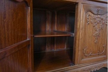 和製ヴィンテージ　花梨(カリン)材　優美な彫刻と猫脚が素敵なクラシカルデザインのサイドボード　(R-087812)