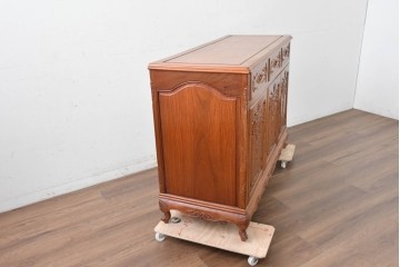 和製ヴィンテージ　花梨(カリン)材　優美な彫刻と猫脚が素敵なクラシカルデザインのサイドボード　(R-087812)