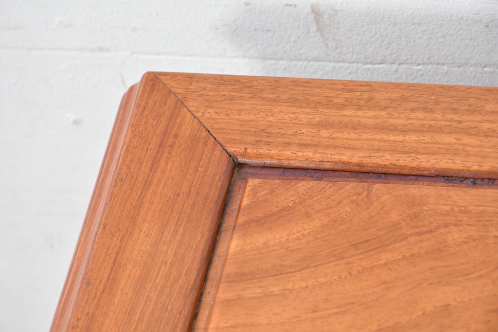 和製ヴィンテージ　花梨(カリン)材　優美な彫刻と猫脚が素敵なクラシカルデザインのサイドボード　(R-087812)