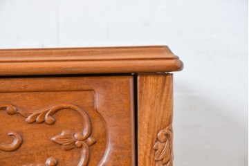 和製ヴィンテージ　花梨(カリン)材　優美な彫刻と猫脚が素敵なクラシカルデザインのサイドボード　(R-087812)