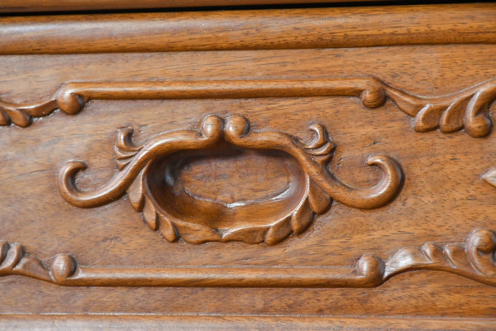 和製ヴィンテージ　花梨(カリン)材　優美な彫刻と猫脚が素敵なクラシカルデザインのサイドボード　(R-087812)