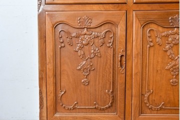 和製ヴィンテージ　花梨(カリン)材　優美な彫刻と猫脚が素敵なクラシカルデザインのサイドボード　(R-087812)