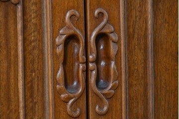 和製ヴィンテージ　花梨(カリン)材　優美な彫刻と猫脚が素敵なクラシカルデザインのサイドボード　(R-087812)