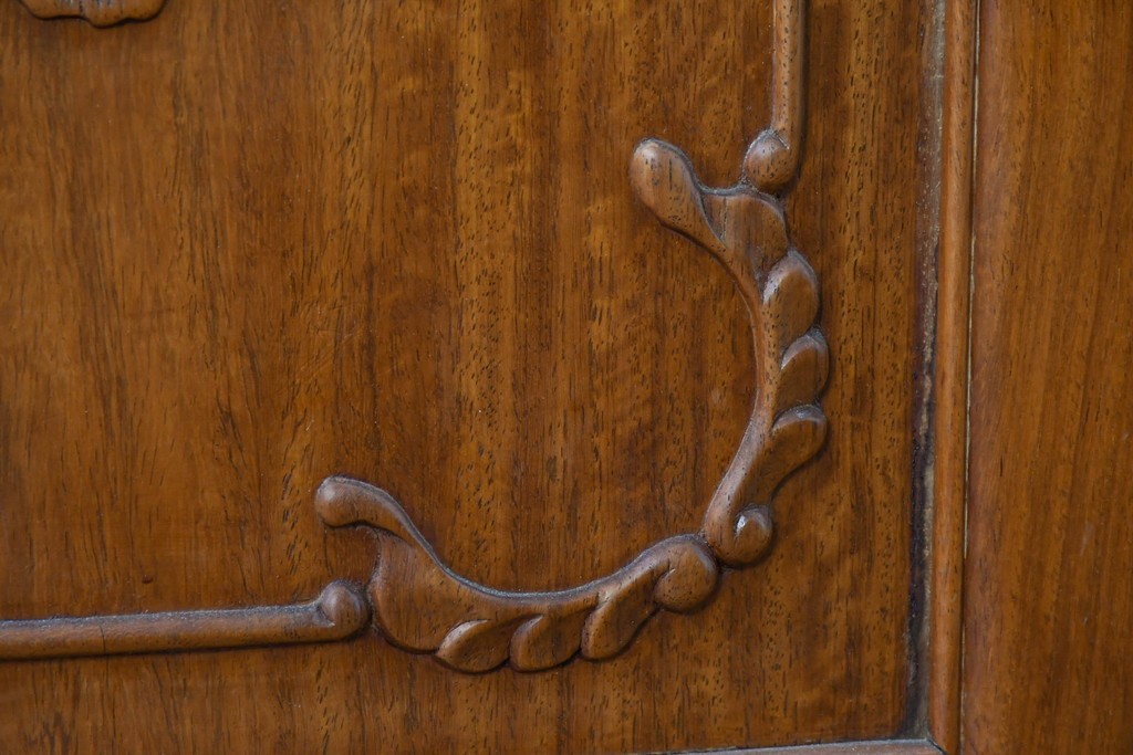 和製ヴィンテージ　花梨(カリン)材　優美な彫刻と猫脚が素敵なクラシカルデザインのサイドボード　(R-087812)