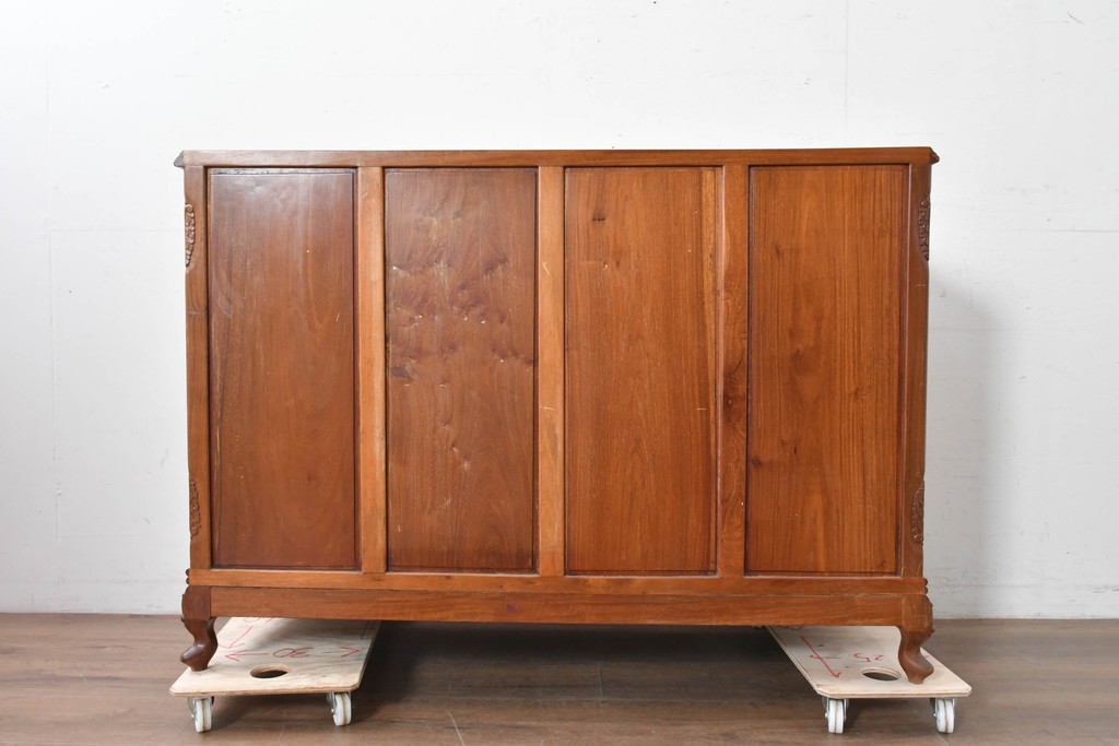 和製ヴィンテージ　花梨(カリン)材　優美な彫刻と猫脚が素敵なクラシカルデザインのサイドボード　(R-087812)