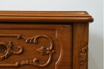 和製ヴィンテージ　花梨(カリン)材　優美な彫刻と猫脚が素敵なクラシカルデザインのサイドボード　(R-087812)