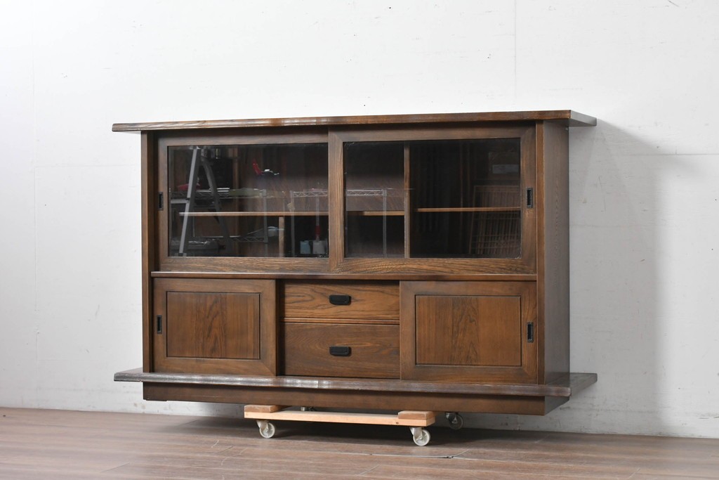 中古　美品　カリモク家具(karimoku)　美しい木目が映える 和モダンデザインのサイドボード　(R-087813)