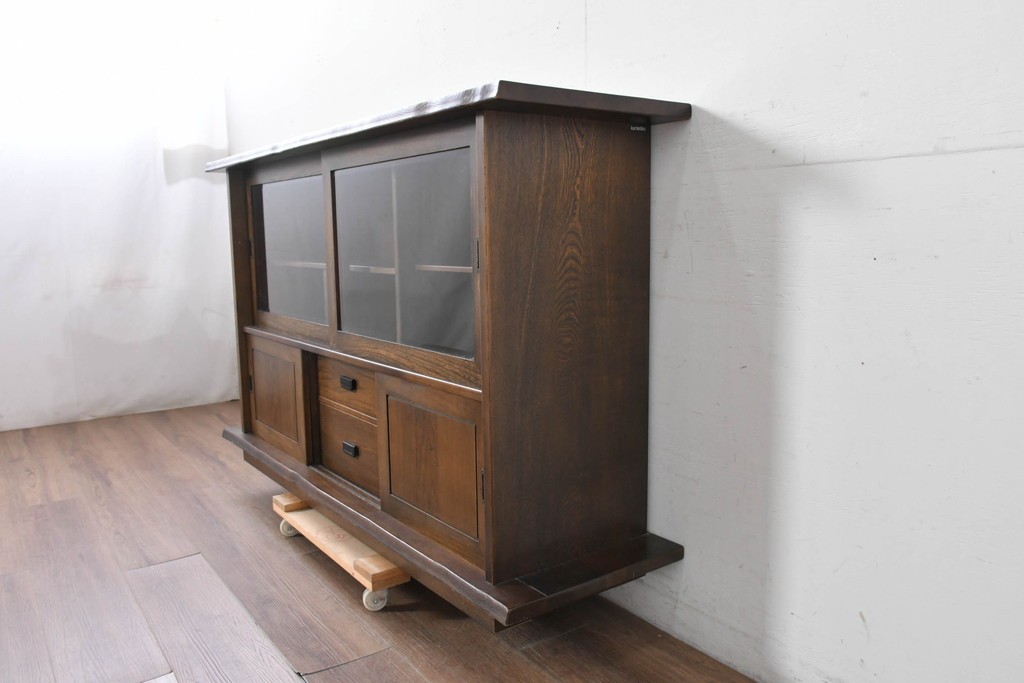 中古　美品　カリモク家具(karimoku)　美しい木目が映える 和モダンデザインのサイドボード　(R-087813)