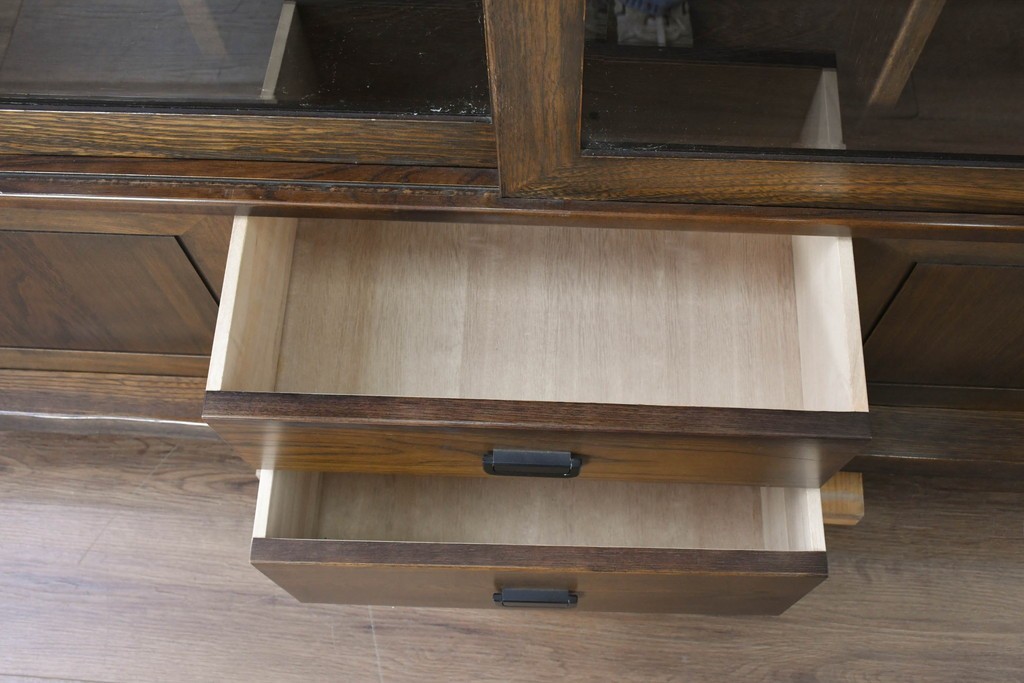 中古　美品　カリモク家具(karimoku)　美しい木目が映える 和モダンデザインのサイドボード　(R-087813)