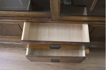 中古　美品　カリモク家具(karimoku)　美しい木目が映える 和モダンデザインのサイドボード　(R-087813)