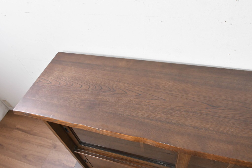 中古　美品　カリモク家具(karimoku)　美しい木目が映える 和モダンデザインのサイドボード　(R-087813)