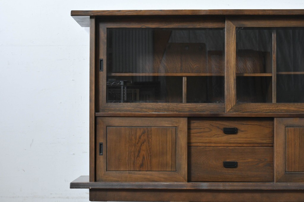 中古　美品　カリモク家具(karimoku)　美しい木目が映える 和モダンデザインのサイドボード　(R-087813)