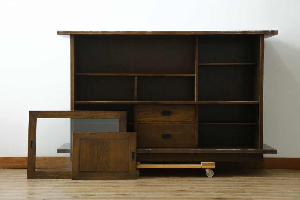 中古　美品　カリモク家具(karimoku)　美しい木目が映える ! 和モダンデザインのサイドボード　(R-087813)