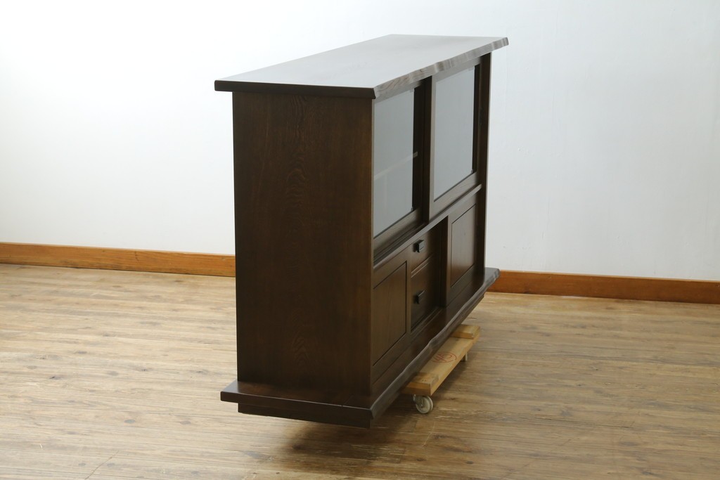 中古　美品　カリモク家具(karimoku)　美しい木目が映える ! 和モダンデザインのサイドボード　(R-087813)