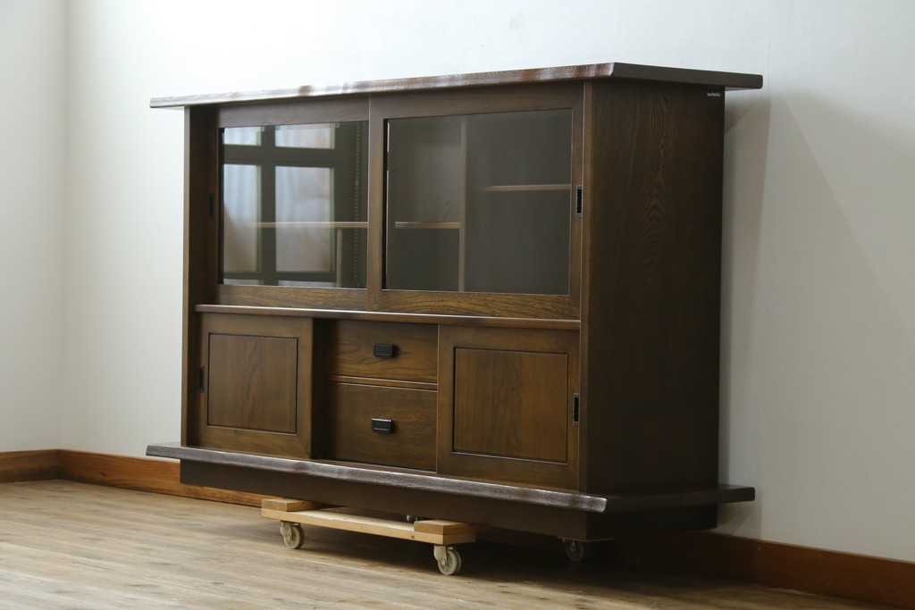 中古　美品　カリモク家具(karimoku)　美しい木目が映える ! 和モダンデザインのサイドボード　(R-087813)