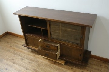 中古　美品　カリモク家具(karimoku)　美しい木目が映える ! 和モダンデザインのサイドボード　(R-087813)