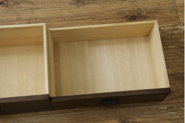 中古　美品　カリモク家具(karimoku)　美しい木目が映える ! 和モダンデザインのサイドボード　(R-087813)