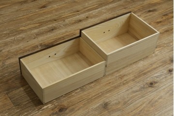 中古　美品　カリモク家具(karimoku)　美しい木目が映える ! 和モダンデザインのサイドボード　(R-087813)