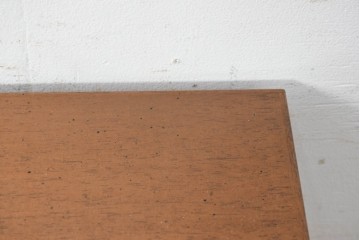 中古　カリモク家具(karimoku)　domani(ドマーニ)　Morganton(モーガントン)　希少なライトコニャック色　直線的でシンプルなデザインにゴールドの金具が映えるサイドボード　現行定価約45万円　(R-087814)