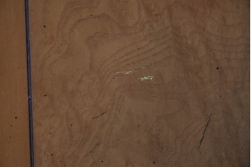 中古　カリモク家具(karimoku)　domani(ドマーニ)　Morganton(モーガントン)　希少なライトコニャック色　直線的でシンプルなデザインにゴールドの金具が映えるサイドボード　現行定価約45万円　(R-087814)