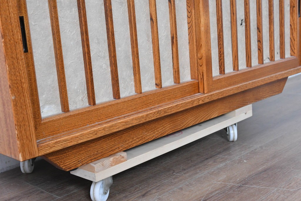 中古　美品　国産職人手作り　岩泉純木家具　和紙張りの引き戸が印象的な栓材・漆塗りのテレビボード　製作費推定70万円　(R-087815)