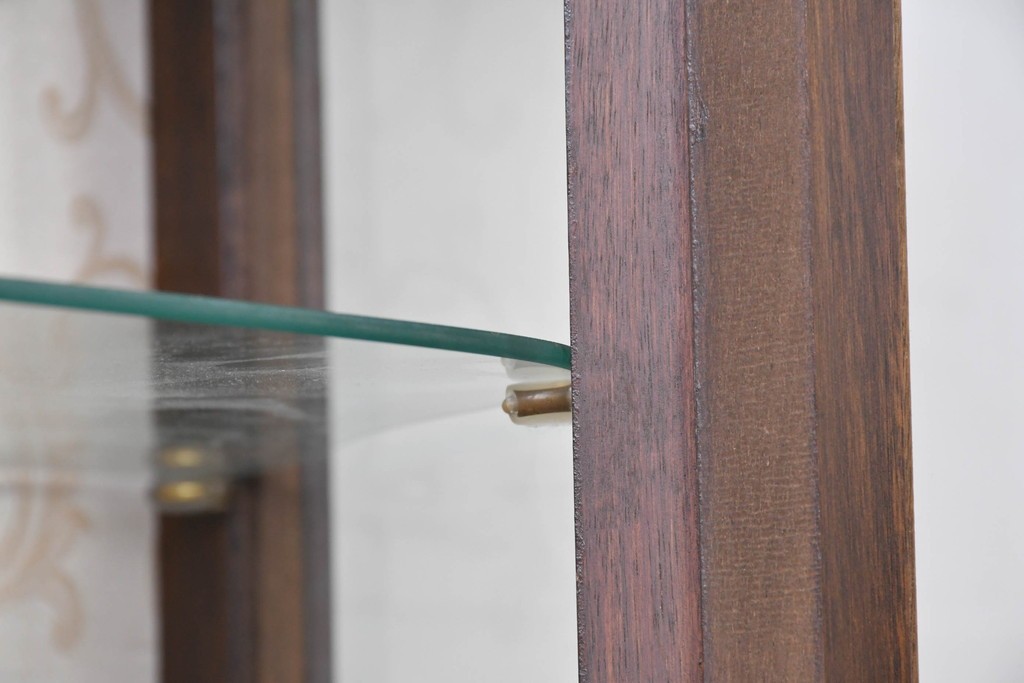 イギリスアンティーク　ウォールナット材　猫脚が優美なガラスキャビネット　(R-087816)