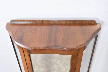 イギリスアンティーク　ウォールナット材　猫脚が優美なガラスキャビネット　(R-087816)