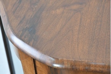 イギリスアンティーク　ウォールナット材　猫脚が優美なガラスキャビネット　(R-087816)