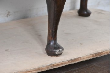 イギリスアンティーク　ウォールナット材　猫脚が優美なガラスキャビネット　(R-087816)