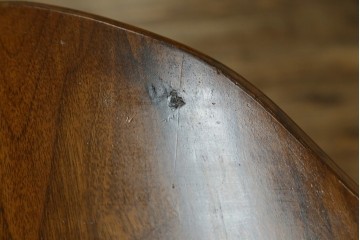 イギリスアンティーク　ウォールナット材　猫脚が優美なガラスキャビネット　(R-087816)