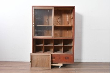 和製アンティーク　大正期から昭和初期　素朴な存在感が魅力の戸棚　(R-087818)