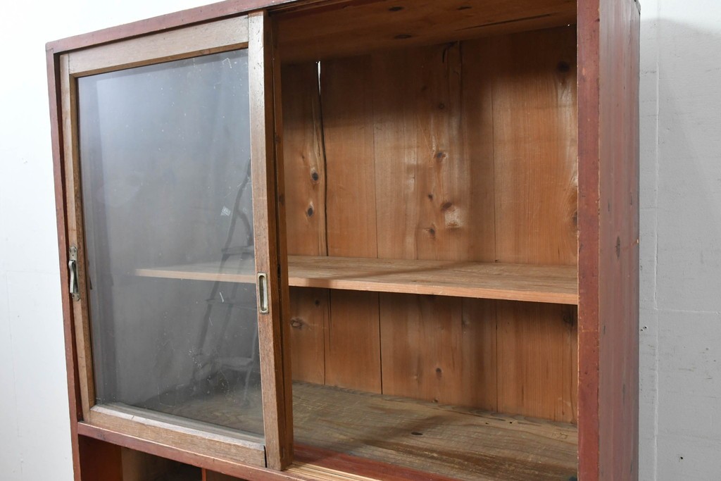 和製アンティーク　大正期から昭和初期　素朴な存在感が魅力の戸棚　(R-087818)