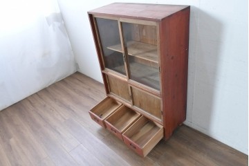 和製アンティーク　大正期から昭和初期　素朴な存在感が魅力の戸棚　(R-087818)