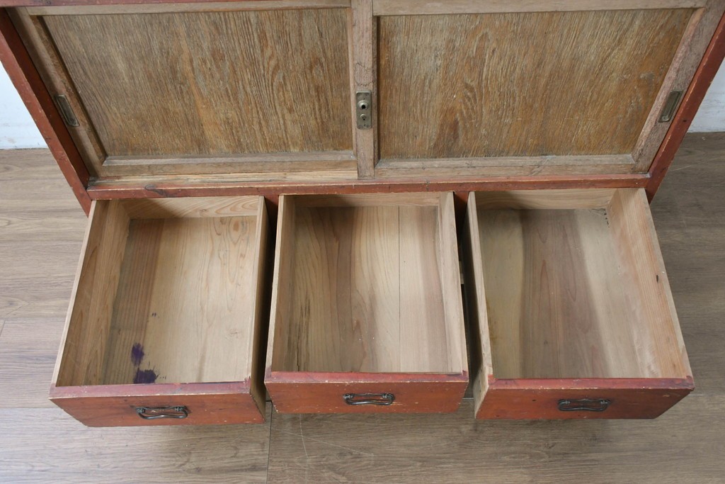 和製アンティーク　大正期から昭和初期　素朴な存在感が魅力の戸棚　(R-087818)